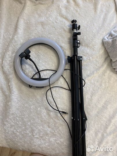 Кольцевая лампа со штативом