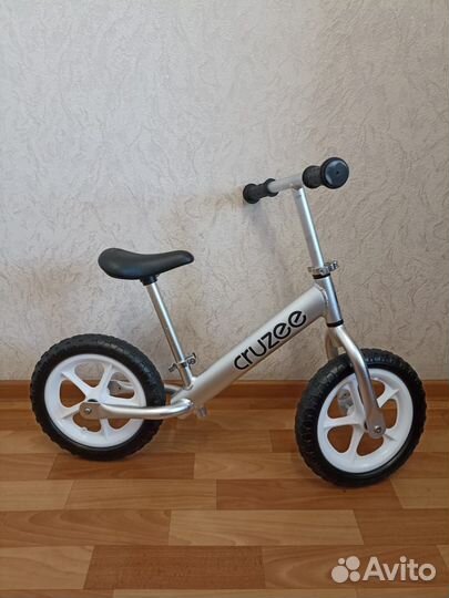 Новый Беговел Cruzee очень лёгкий от 1.5 до 6 лет