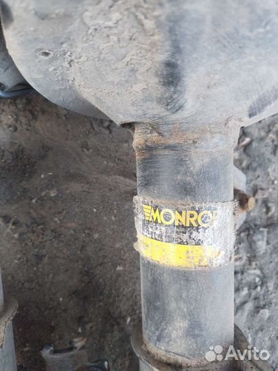 Стойки передние Шевроле лачети