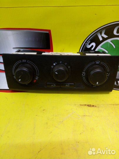 Блок управления климатом передний Skoda Fabia