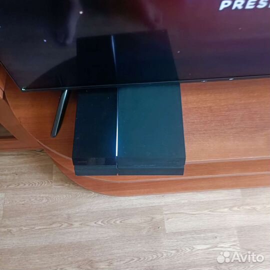 Игровая приставка ps4
