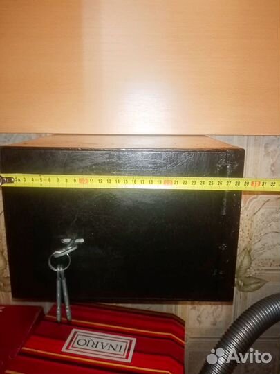 Сейф металлический