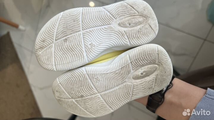 Кроссовки детские