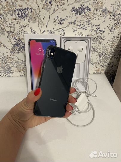 iPhone X, 64 ГБ