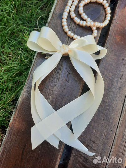 Атласный бант на заколке автомат