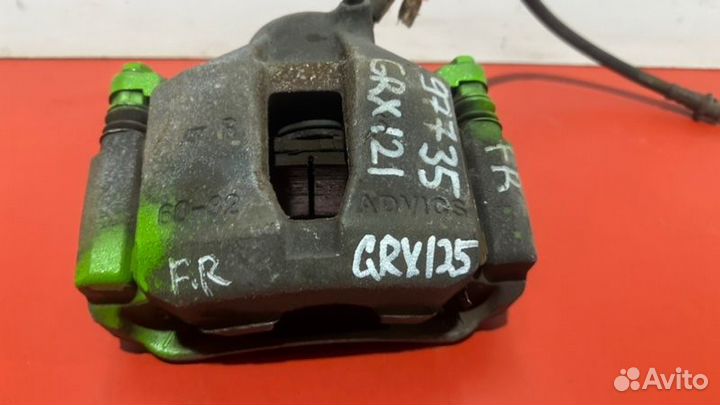 Суппорт передний правый Toyota Mark X GRX125 2006