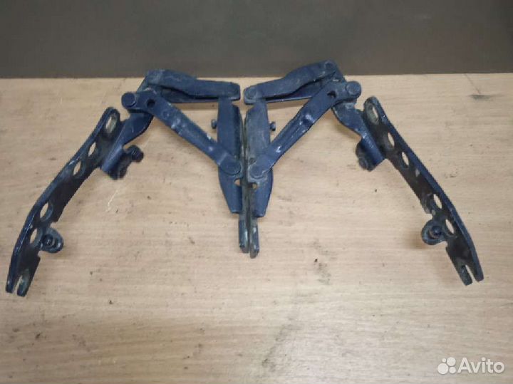 Петля капота L/R BMW 5 E39 m47 бмв 5 е39