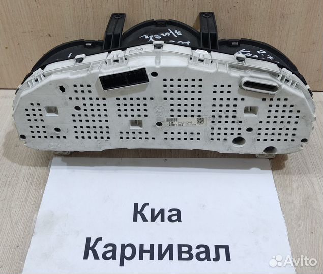 Щиток приборов 2.7л бензин Kia Carnival, 2008г