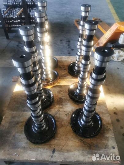 Распредвал дойц deutz TCD 2013 L04 4V 04909271