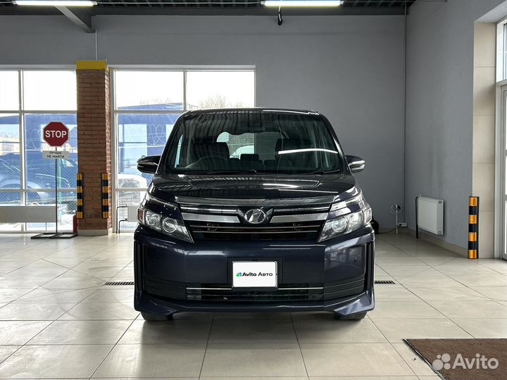 Toyota Voxy 2.0 CVT, 2017, 147 379 км