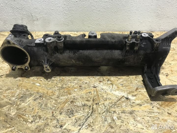 Впускной коллектор Toyota Hiace KDH200 2KD-FTV