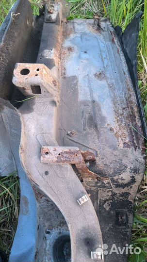 Задний левый лонжерон Audi 100c4 универсал