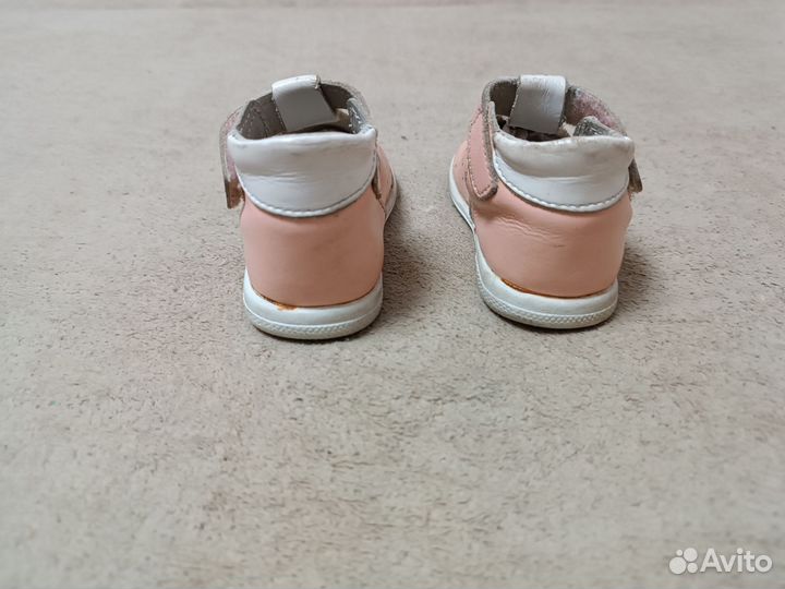 Сандалии, босоножки для девочки, р. 18