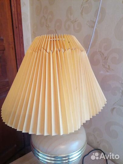 Лампа настольная