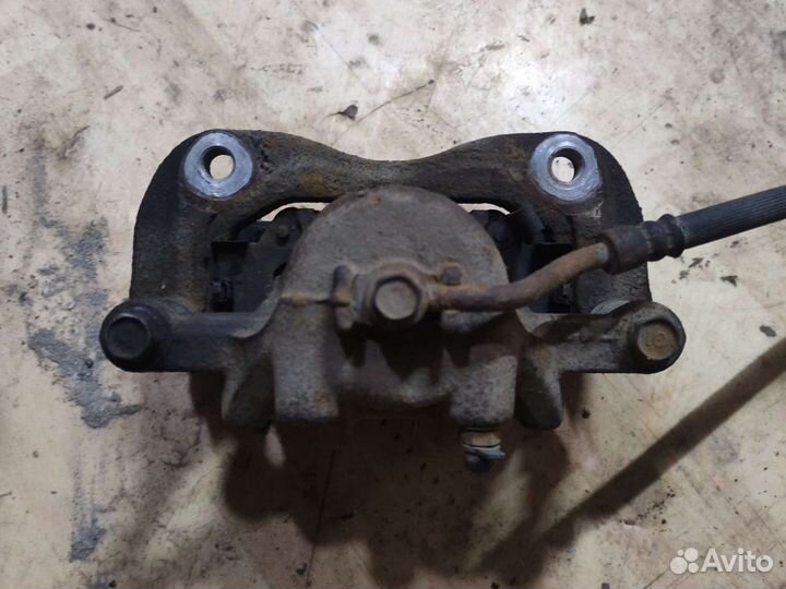 Hyundai Solaris 1 суппорт передний левый