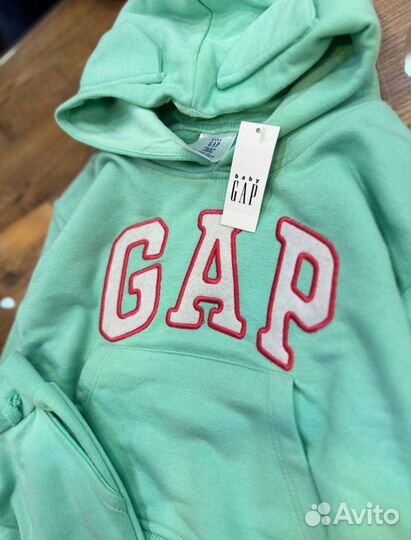 Костюм для девочки спортивный Gap