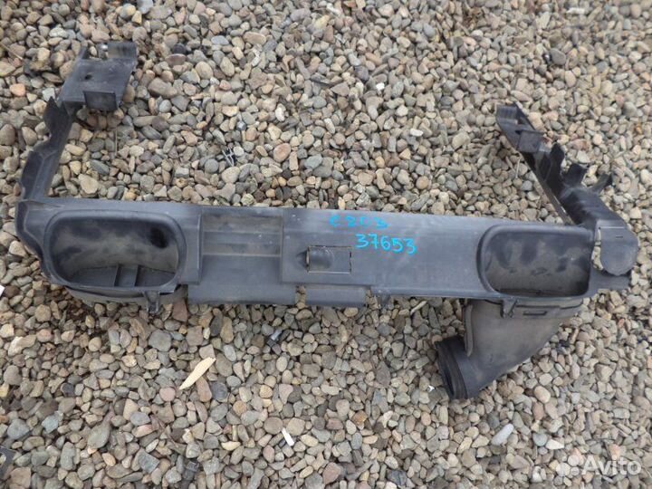 Воздухозаборник Mercedes-Benz C180 W203 271.946