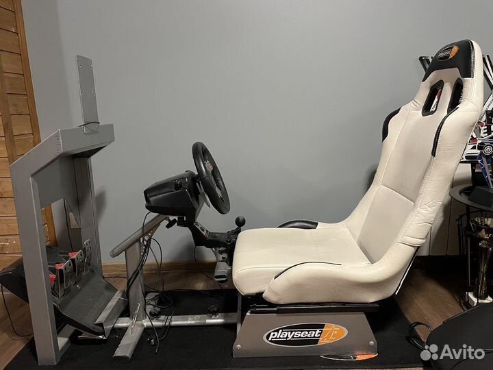 Кокпит для симрейсинга