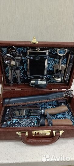 Подарочный набор для пикника в кейсе