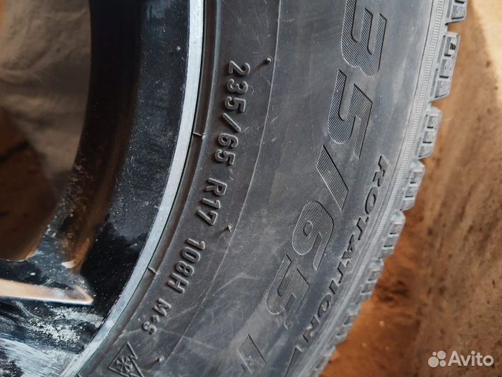 Pirelli Ice Zero 23.5/65 R17