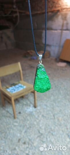 Камни и минералы Уваровит. Горный Хрусталь (Кварц)