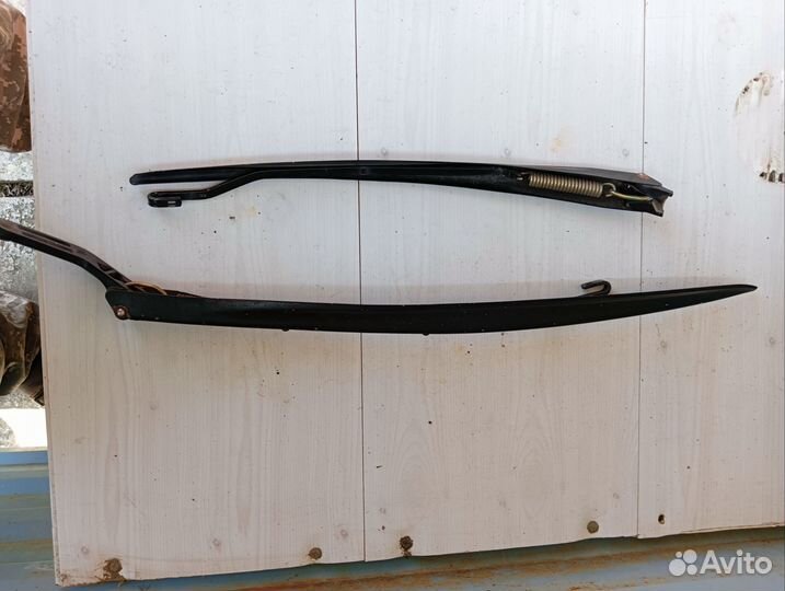 Поводок стеклоочистителя ваз 2110