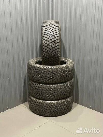 Goodyear Ultragrip Ice Arctic 215/50 R17 95T