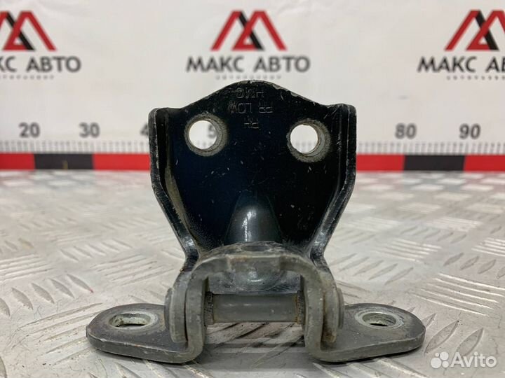 Б/У петля двери задний правый Hyundai Accent LC