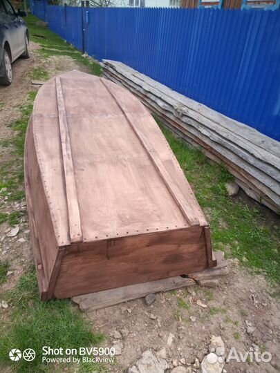Лодка деревянная,новая