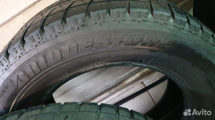 Bridgestone Blizzak DM-V1 215/65 R16