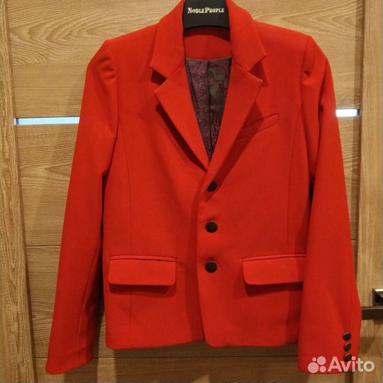 Пиджак на мальчика 134-140 р-р