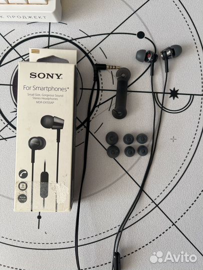 Нашуники Sony