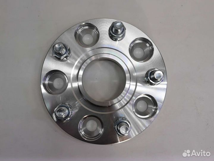 Колёсные проставки на Toyota Alphard 20 мм