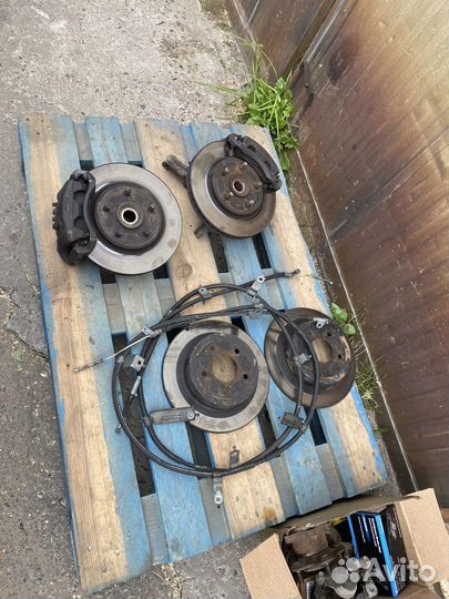 Ступица/суппорт/диск (кулак в сборе) nissan