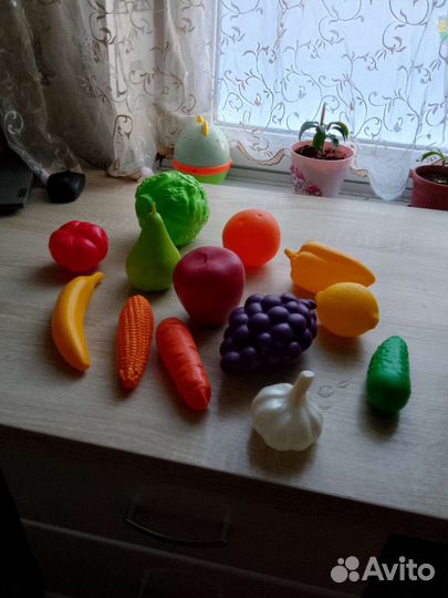 Корзина с фруктами