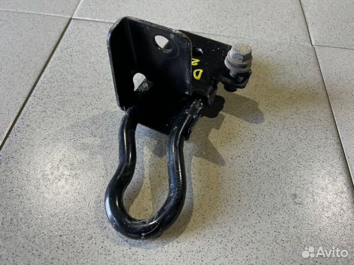 Крюк буксировочный Renault Duster пробег 47.000км