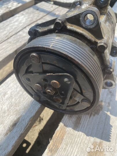 Компрессор кондиционера Volkswagen Bora