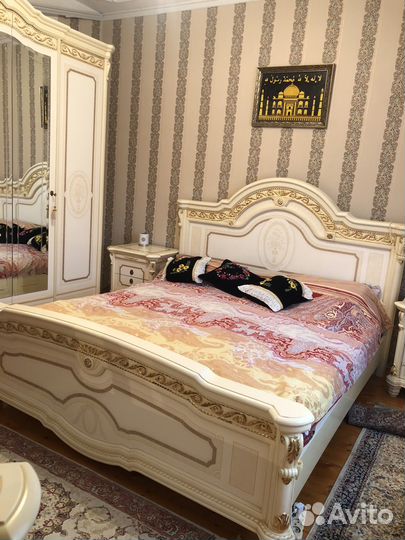 Спальный гарнитур