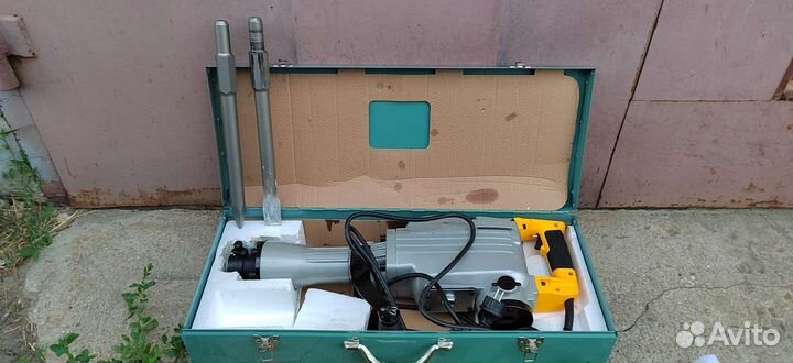 Отбойный молоток аренда. Бетонолом аренда