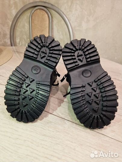 Новые демисезонные, мягкие ботинки 22р., 14см