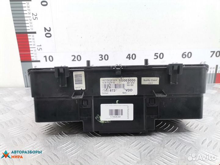 Щиток приборов (приборная панель) Volkswagen