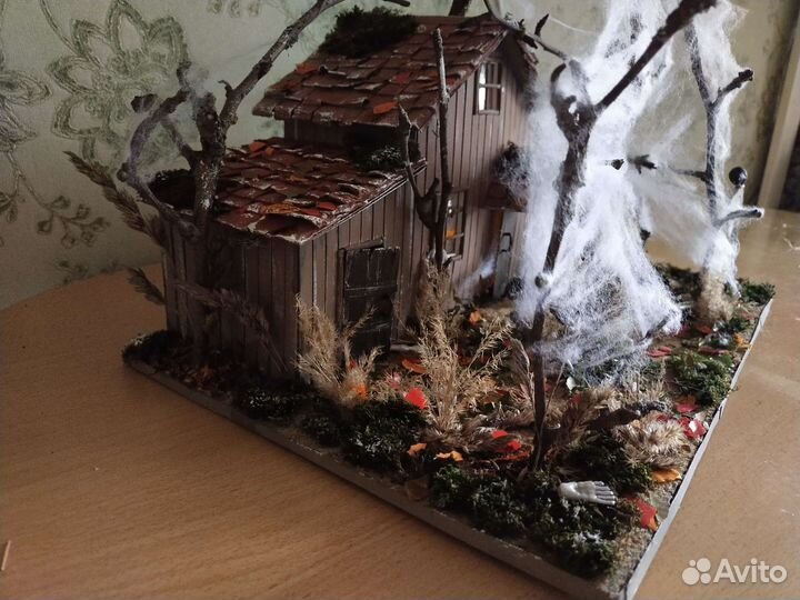 Домик с подсветкой для любителей Хэллоуина