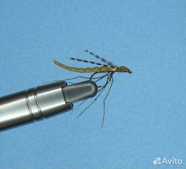 Свяжу реалистичную муху для рыбалки