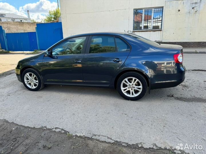 Volkswagen Jetta 1.6 МТ, 2010, 238 739 км