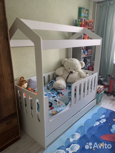 Детская кровать домик