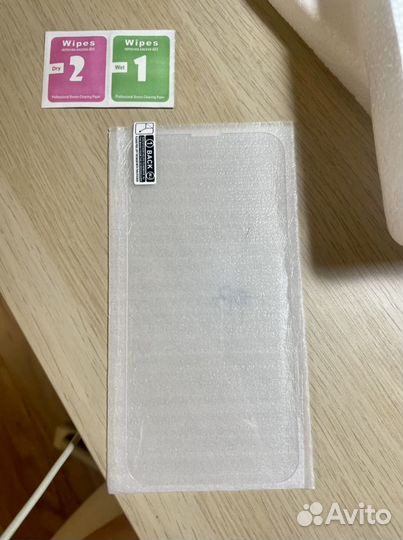 Защитное стекло на iPhone 13