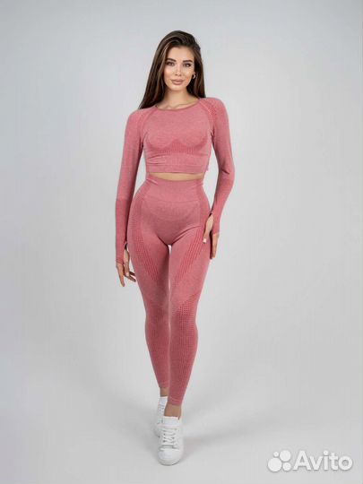 Спортивный костюм для фитнеса и йоги