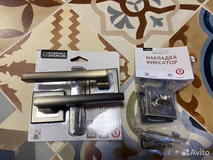 Дверные ручки