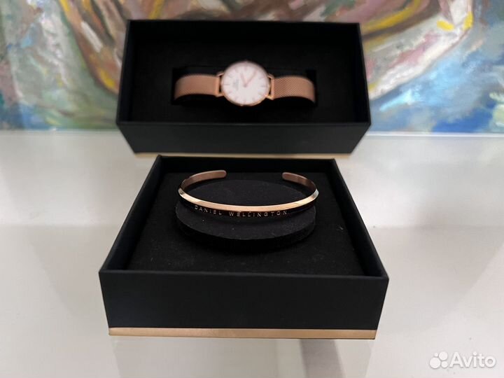 Наручные часы и браслет Daniel Wellington