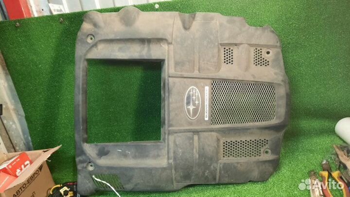 Декоративная накладка двс Subaru Legacy BL5